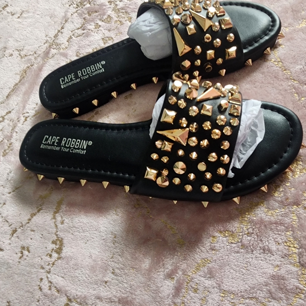CAPE ROBBIN | Black Studded Sandals - Picture 3 of 15